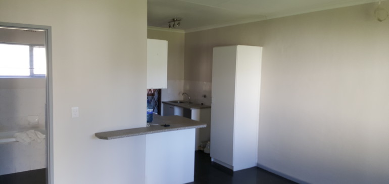 Flat Manwaring |  Durbanville